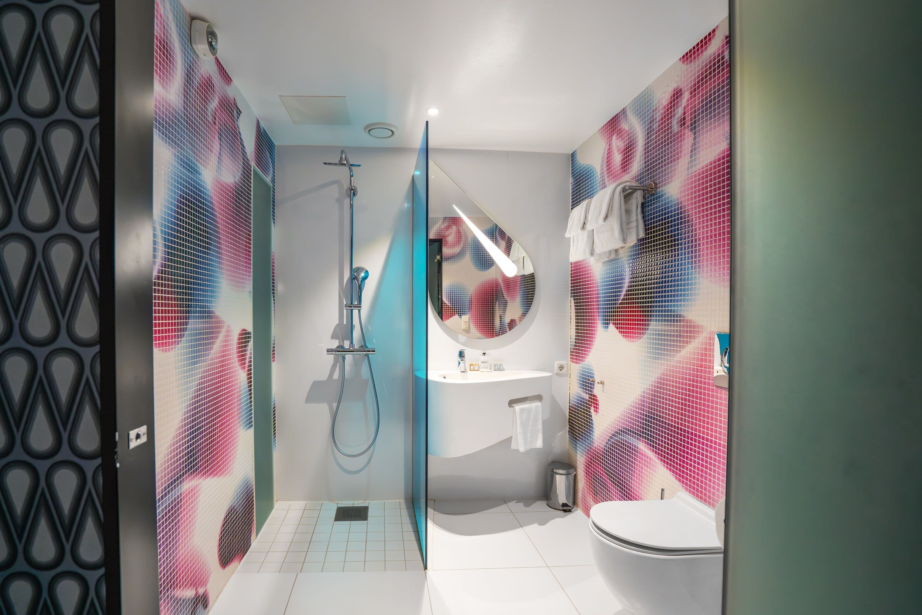 XB_SUPR_501_bathroom_1